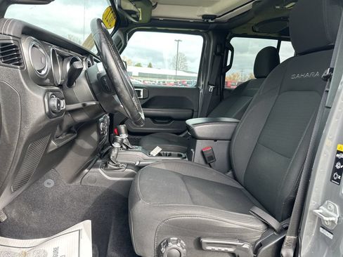 Used 2021 Jeep Wrangler Unlimited Sahara w/ Uconnect 4C Nav & Sound Group AWD/4WD image 14