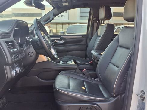 Used 2023 GMC Yukon XL SLT w/ SLT Luxury Package RWD image 16