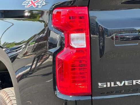 Used 2025 Chevrolet Silverado 1500 LT image 41