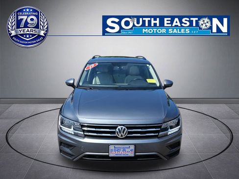 Used 2019 Volkswagen Tiguan SE w/ Panoramic Sunroof Package AWD/4WD image 3