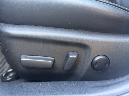 Used 2015 Toyota Camry XLE image 24