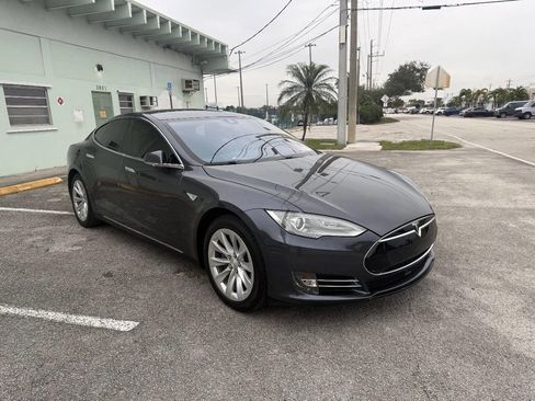 Used 2015 Tesla Model S 85 RWD image 9