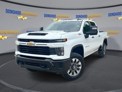 Used 2025 Chevrolet Silverado 2500 Custom w/ Z71 Off-Road Package AWD/4WD image 4