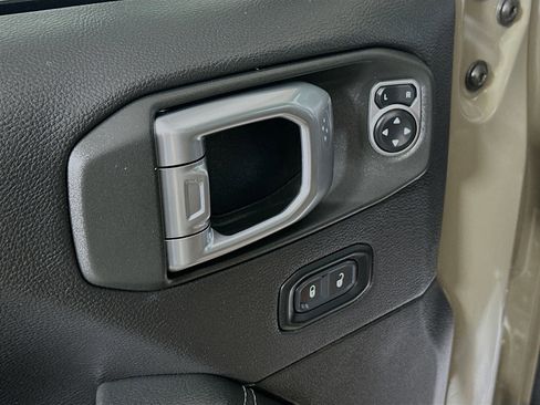 Used 2020 Jeep Gladiator Rubicon AWD/4WD image 17