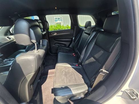 Used 2017 Jeep Grand Cherokee Altitude AWD/4WD image 19