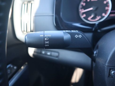 Used 2024 Nissan Pathfinder SL image 24