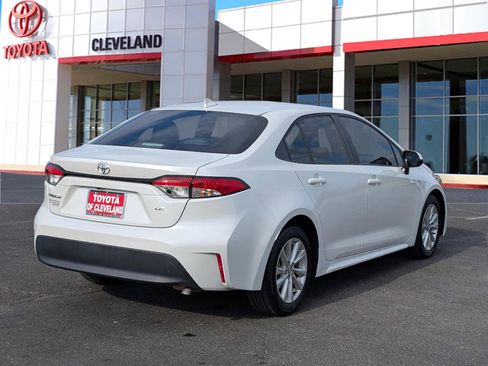 Used 2023 Toyota Corolla LE image 5