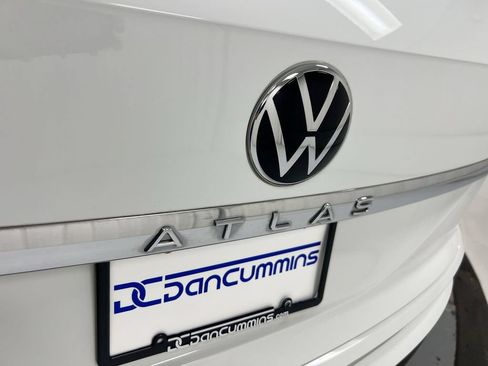 Used 2022 Volkswagen Atlas Cross Sport SE FWD image 26