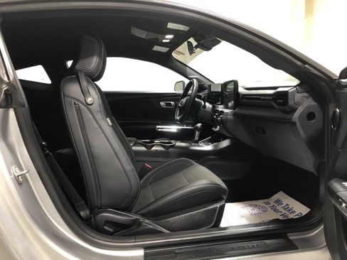 Used 2024 Ford Mustang Coupe image 10