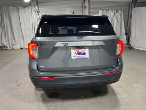 Used 2022 Ford Explorer XLT RWD image 6