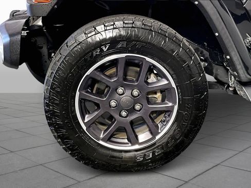 Used 2022 Jeep Gladiator Overland w/ Popular Equipment Package image 10