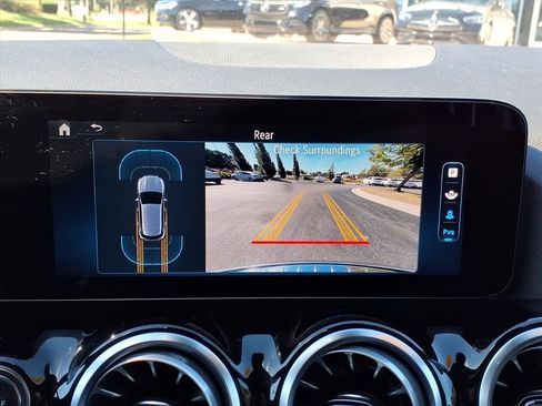 Certified 2025 Mercedes-Benz GLA 250 4MATIC image 18