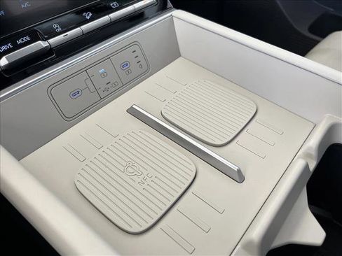 Used 2025 Hyundai Santa Fe SEL image 17