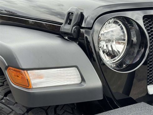 Used 2023 Jeep Wrangler Sport S image 15