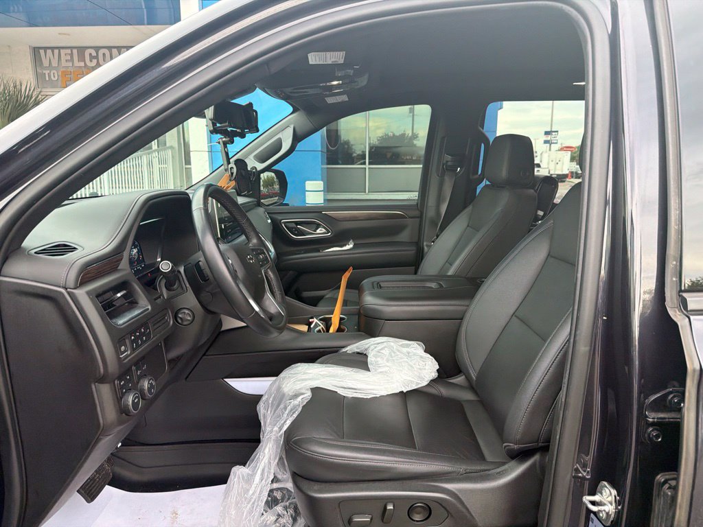 Used 2022 Chevrolet Tahoe Z71 w/ Luxury Package AWD/4WD image 20