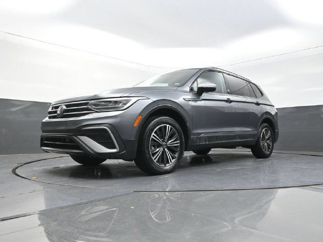 Used 2024 Volkswagen Tiguan Wolfsburg Edition FWD image 33