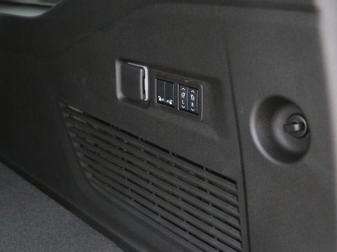 New 2026 Chevrolet Suburban Premier image 32