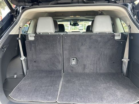 Certified 2023 Toyota Highlander XLE image 13