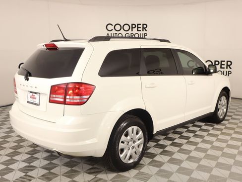 Used 2018 Dodge Journey SE image 19