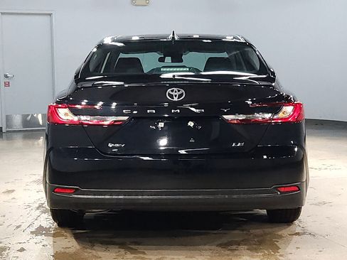 Used 2025 Toyota Camry LE image 6