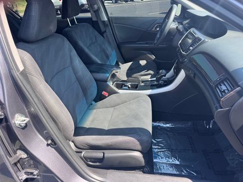 Used 2017 Honda Accord EX image 25