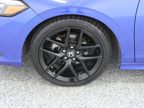 Used 2023 Honda Civic Sport image 11