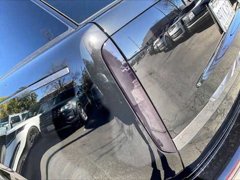 Used 2025 Land Rover Range Rover Long Wheelbase SE image 31