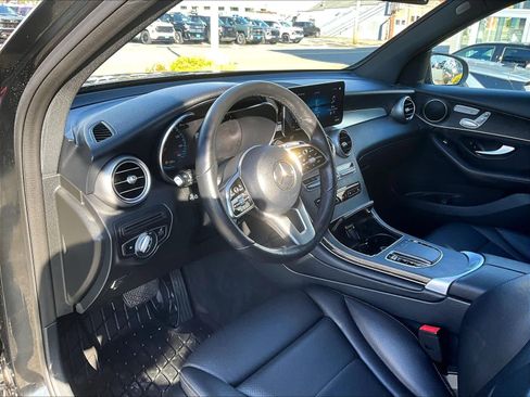 Used 2022 Mercedes-Benz GLC 300 4MATIC w/ Premium Package Lite image 8