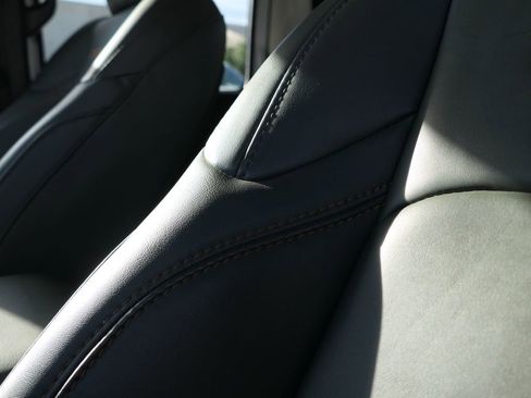 Used 2025 Jeep Gladiator Mojave w/ Convenience Group image 12