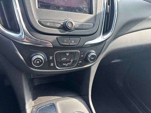 Used 2023 Chevrolet Equinox LT FWD image 16