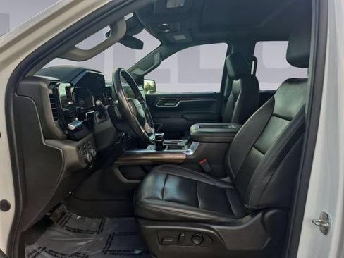 Certified 2022 Chevrolet Silverado 1500 RST w/ Redline Edition AWD/4WD image 10