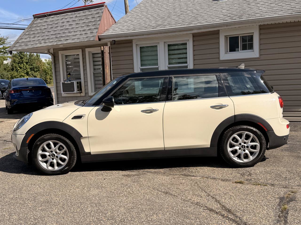 Used 2017 MINI Cooper Clubman ALL4 AWD/4WD image 3