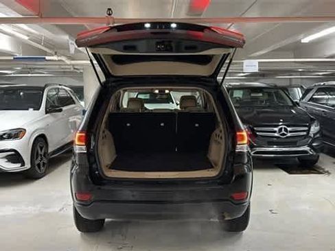 Used 2022 Jeep Grand Cherokee Laredo E image 26