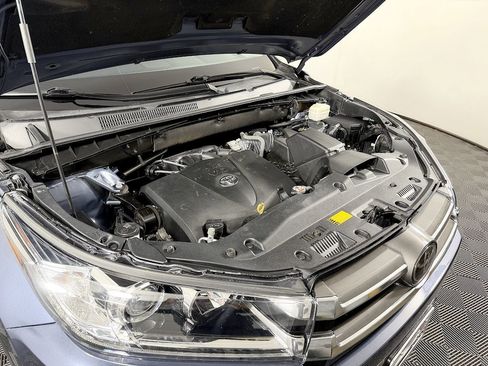 Used 2018 Toyota Highlander Limited image 22