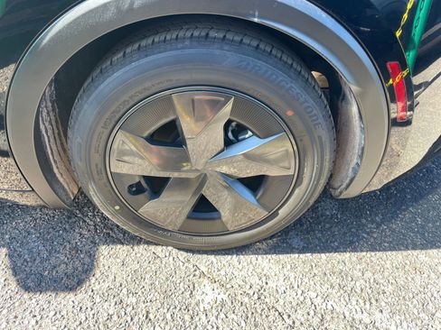 Used 2025 Toyota Prius LE image 29