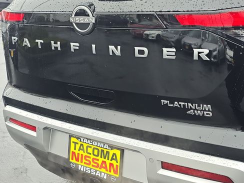 New 2025 Nissan Pathfinder Platinum image 28