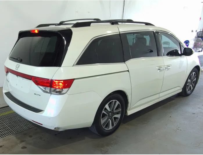 Used 2014 Honda Odyssey Touring Elite image 2