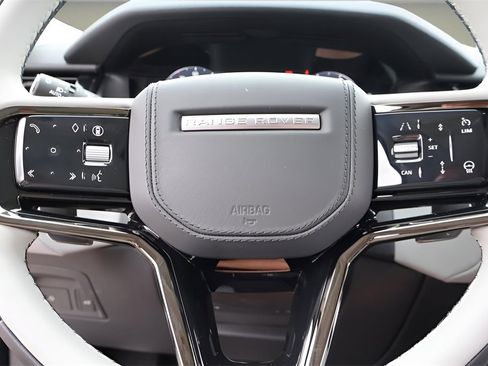 Used 2025 Land Rover Range Rover Velar Dynamic SE image 20