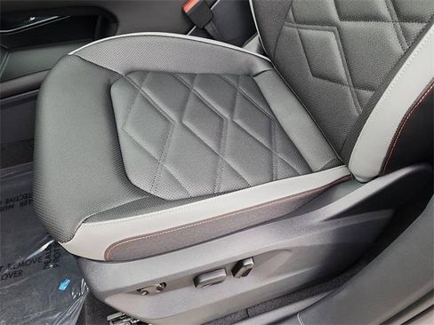 New 2026 Volkswagen Atlas Peak Edition image 15