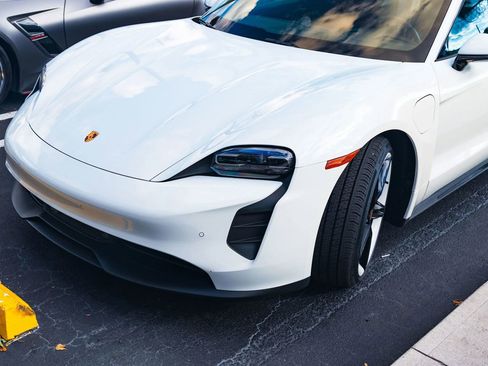 Used 2023 Porsche Taycan 4S AWD/4WD image 4