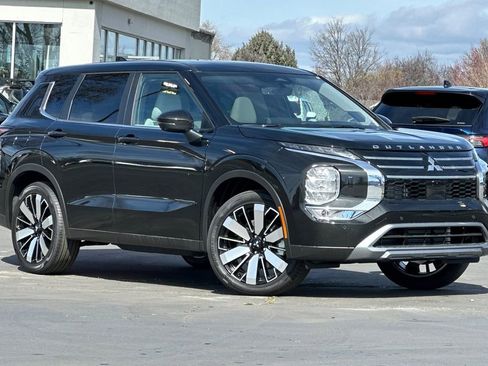 New 2026 Mitsubishi Outlander SE AWD/4WD image 2