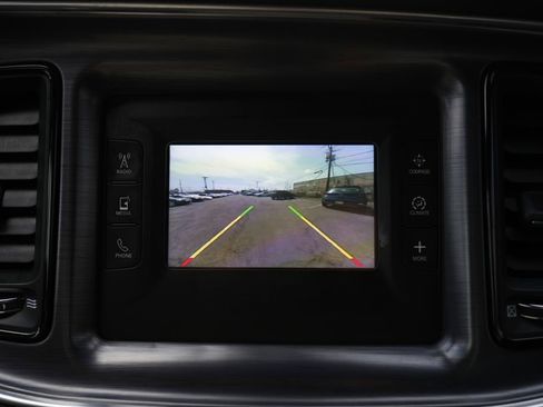 Used 2015 Dodge Challenger SXT image 38