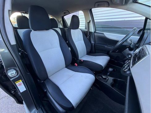Used 2013 Toyota Yaris LE FWD image 4