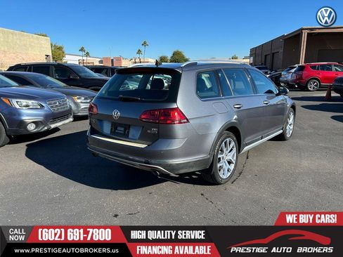 Used 2017 Volkswagen Golf Alltrack SEL image 4
