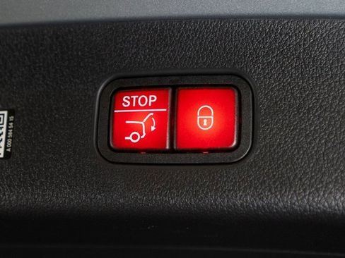 New 2026 Mercedes-Benz GLC 300 4MATIC image 32