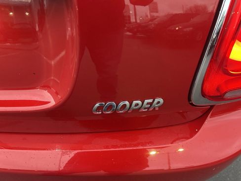 Used 2016 MINI Cooper 4-Door Hardtop image 11