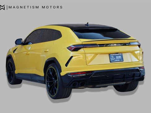 Used 2021 Lamborghini Urus AWD/4WD image 9
