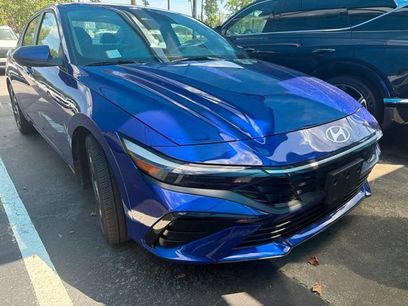 Used 2024 Hyundai Elantra SEL w/ Convenience Package