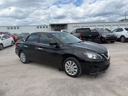 Used 2018 Nissan Sentra S image 3
