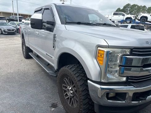 Used 2017 Ford F250 Lariat w/ Lariat Value Package AWD/4WD image 11